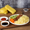 Chineses chow mein macarrão cantonês crocante frito ramen tradicional
