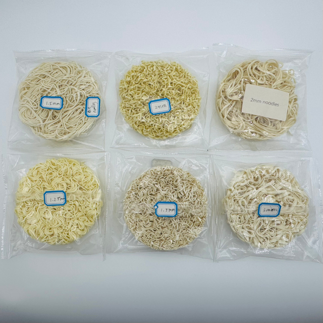 Macarrão Liji Serviços Personalizados Macarrão Feito à Mão Macarrão Encaracolado e Macarrão Feito à Mão Personalizam Largura e Cor